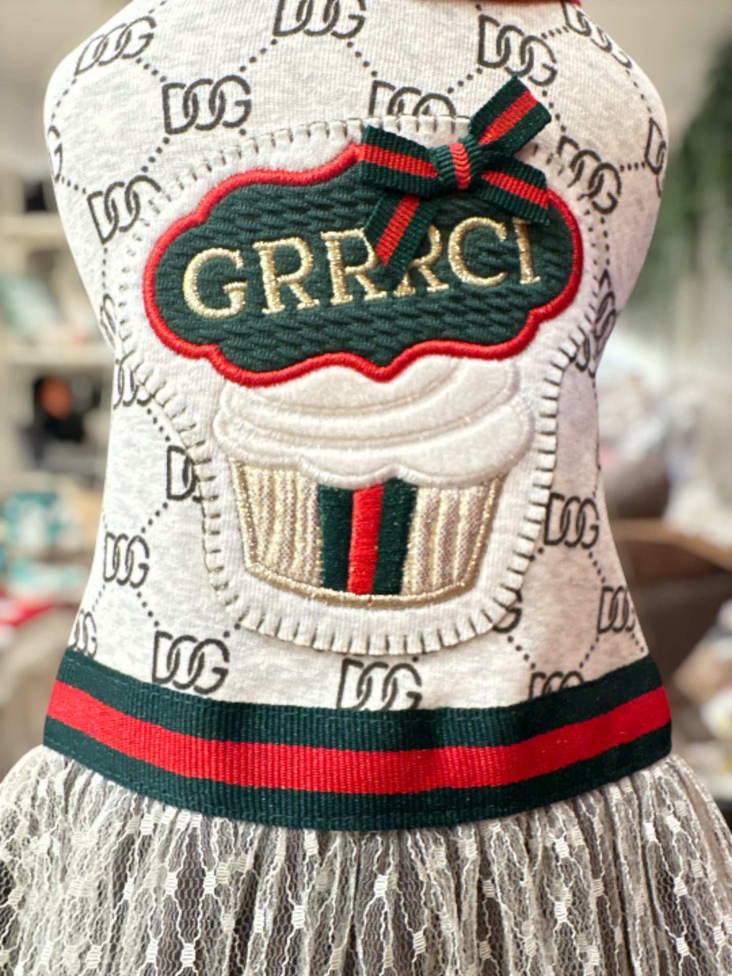 グルルッチカップケーキレースドレス