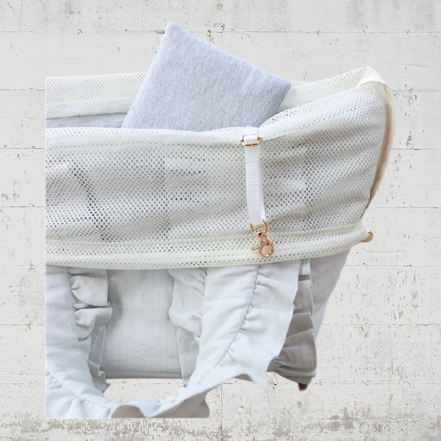 Frill handled linen bag